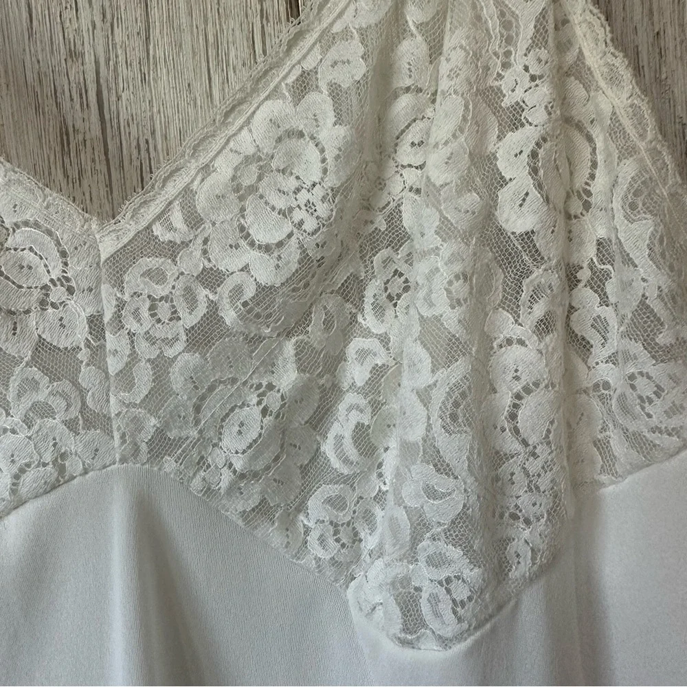 VINTAGE 70s Lace Trim Nightie - Picture 2 of 13